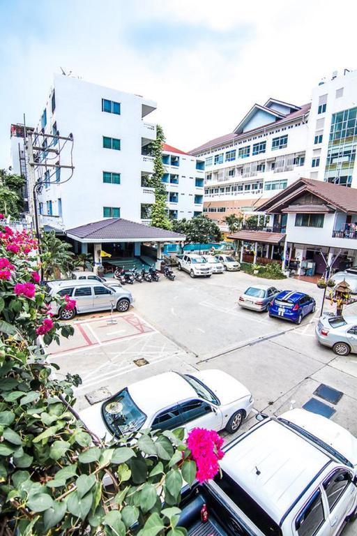 Sutus Court 4 Pattaya Exterior foto
