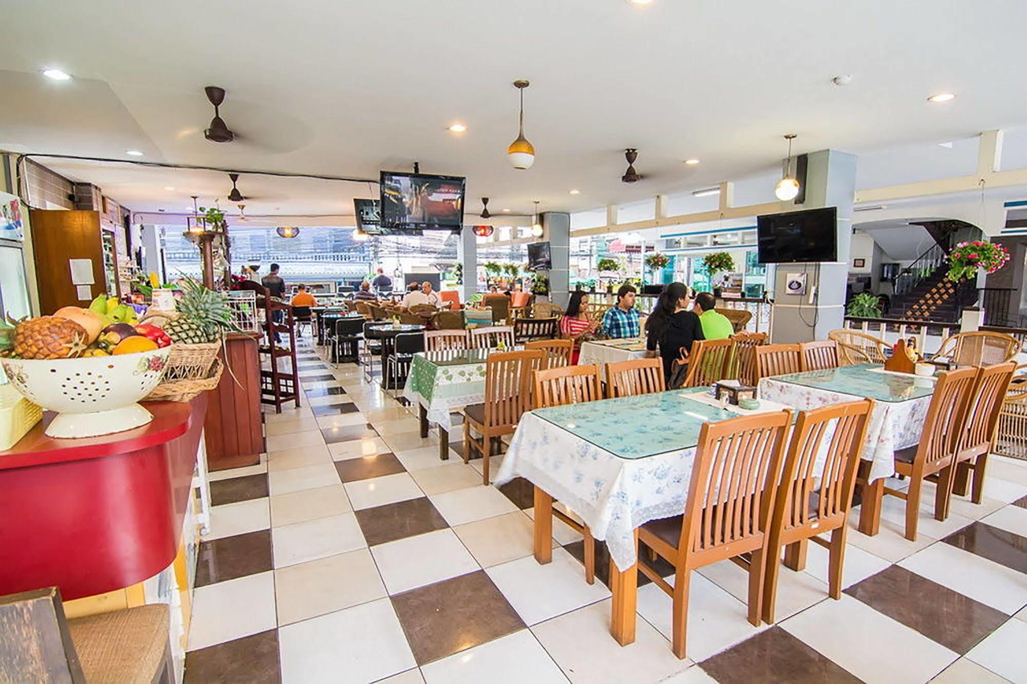 Sutus Court 4 Pattaya Exterior foto