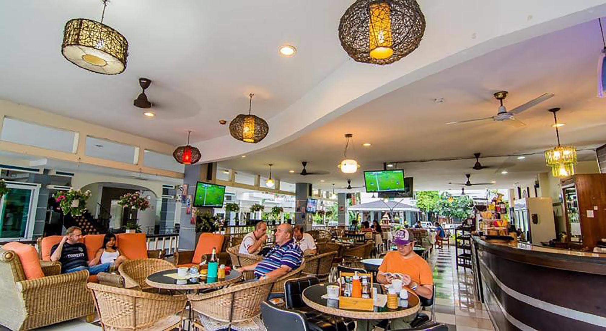 Sutus Court 4 Pattaya Exterior foto